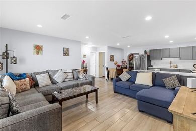 Back on Market! Discover the perfect blend of comfort and - photo 11