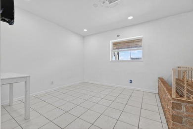 SELLER IS OFFERING $5,000 TOWARDS BUYER'S CLOSING COST! This - photo 12
