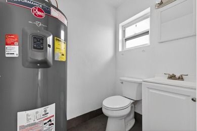 SELLER IS OFFERING $5,000 TOWARDS BUYER'S CLOSING COST! This - photo 23