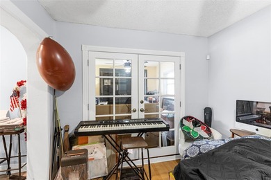 Back on Market! Discover the perfect blend of comfort and - photo 25