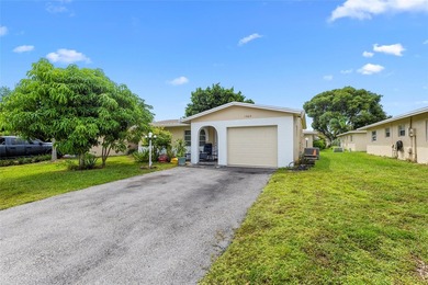 Back on Market! Discover the perfect blend of comfort and - photo 26