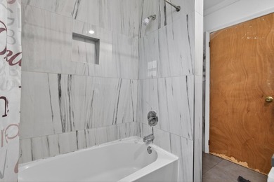 SELLER IS OFFERING $5,000 TOWARDS BUYER'S CLOSING COST! This - photo 27