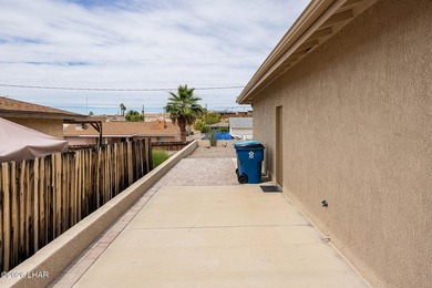 Immaculate and move in ready! This beautifully maintained - photo 5