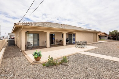 Immaculate and move in ready! This beautifully maintained - photo 6