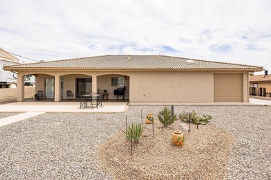 Immaculate and move in ready! This beautifully maintained - photo 8
