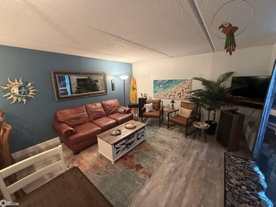 Beautifully remodeled condo at The Harbourage. Gorgeous harbor - photo 3