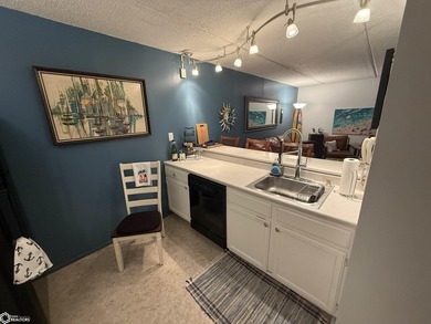 Beautifully remodeled condo at The Harbourage. Gorgeous harbor - photo 7