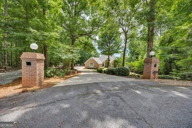 Hidden Valley 1.5acre Lakefront Estate with private beach area - photo 11