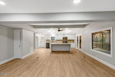 Fully renovated lakefront cottage offering exceptional - photo 17