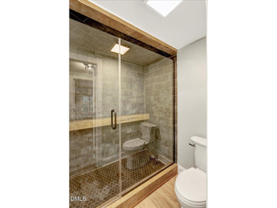 Fully renovated lakefront cottage offering exceptional - photo 25