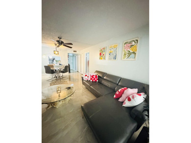 Renovated 1 bedroom 1 1/2 baths condo in Boca Raton can be - photo 1