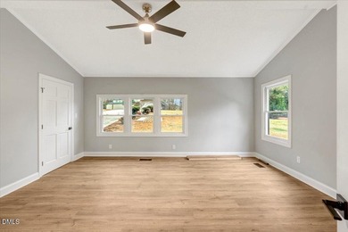 Fully renovated lakefront cottage offering exceptional - photo 31
