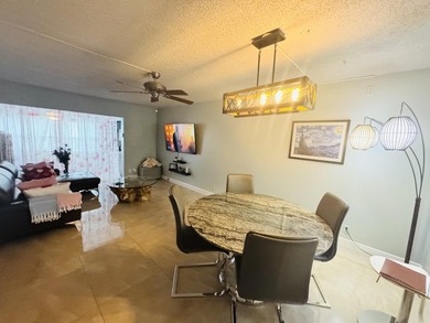 Renovated 1 bedroom 1 1/2 baths condo in Boca Raton can be - photo 2