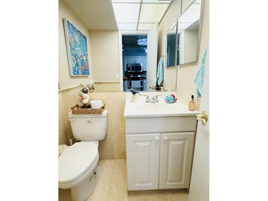 Renovated 1 bedroom 1 1/2 baths condo in Boca Raton can be - photo 6