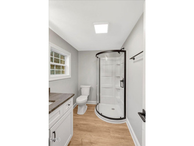 Fully renovated lakefront cottage offering exceptional - photo 41