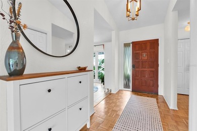 Beautifully renovated 3 BR + Office/flex space, this home - photo 4