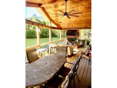 LAKEFRONT LIVING!! Welcome to paradise! This 4 bedroom, 4 bath - Lake Home For Sale in Robbinsville, North Carolina