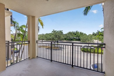 LIKE NEW | UPDATED | MOVE-IN READY | 3-BR, 3-BA PLUS DEN - - photo 10