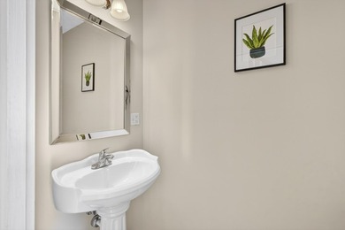 Charming 3BR/2.5BA in the Heart of Rockland. Built in 2015 and - photo 13