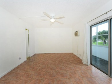 Centrally located first floor unit with Panoramic garden views - photo 15