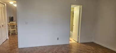 Centrally located first floor unit with Panoramic garden views - photo 16
