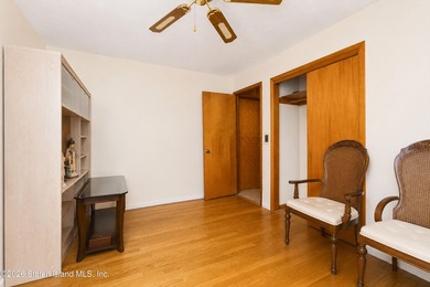 This Ranch home is situated in Westerleigh by manor Rd and - photo 17