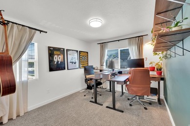 Upgraded END-UNIT townhome with stunning mountain views and - photo 20