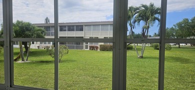 Centrally located first floor unit with Panoramic garden views - photo 22