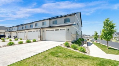 Upgraded END-UNIT townhome with stunning mountain views and - photo 22