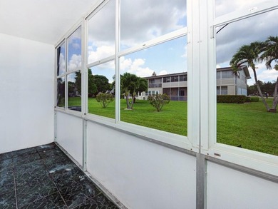 Centrally located first floor unit with Panoramic garden views - photo 24