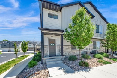 Upgraded END-UNIT townhome with stunning mountain views and - photo 24