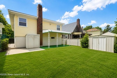 This Ranch home is situated in Westerleigh by manor Rd and - photo 27