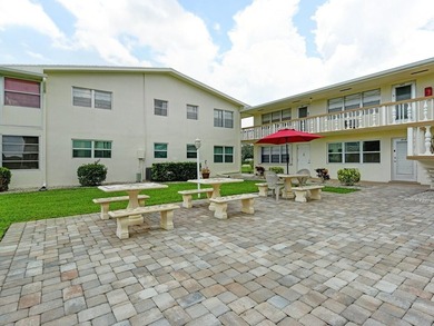 Centrally located first floor unit with Panoramic garden views - photo 28