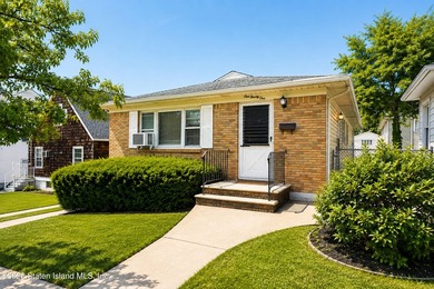 This Ranch home is situated in Westerleigh by manor Rd and - photo 28