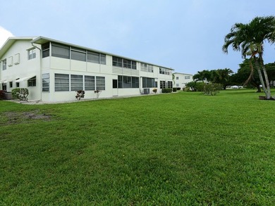 Centrally located first floor unit with Panoramic garden views - photo 29