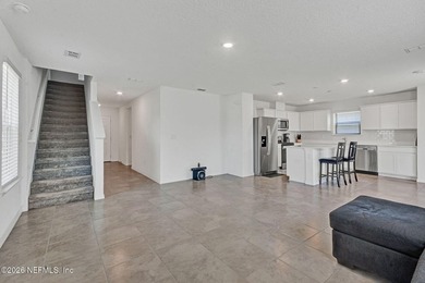 SHORT SALE..... This thoughtfully designed home features 4 - photo 3