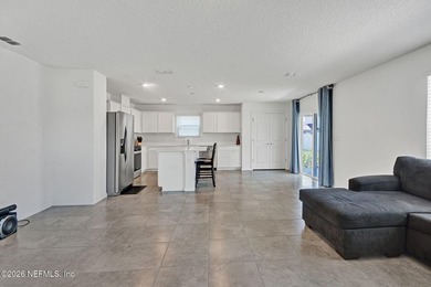 SHORT SALE..... This thoughtfully designed home features 4 - photo 4