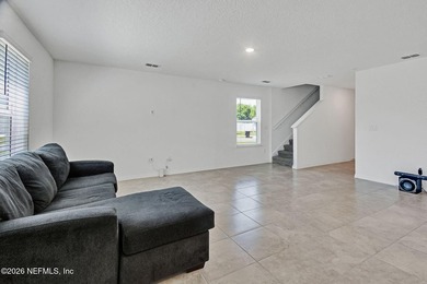 SHORT SALE..... This thoughtfully designed home features 4 - photo 5