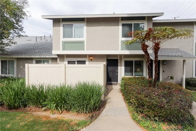 Beautifully Updated 3-Bedroom, 2-Bath Townhouse with an Attached - photo 3