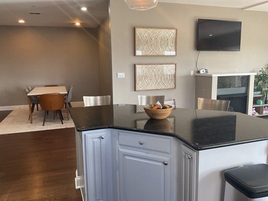 Beautiful, spacious 2-bedroom, 2-bath condo in an impeccably - photo 6