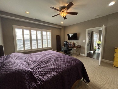 Beautiful, spacious 2-bedroom, 2-bath condo in an impeccably - photo 8