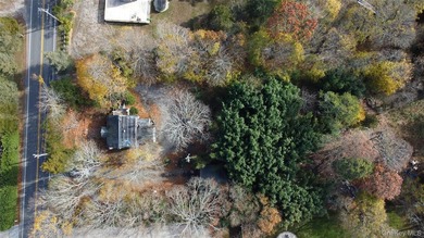 Redeveopment opportunity. Oversized lot in prime location close - photo 3
