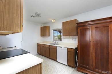 2 bed 2 bath about 12 minutes from the London Bridge. Discover - photo 8
