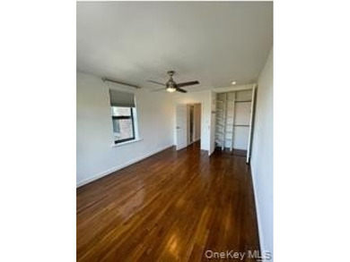 Sun-Drenched Forest Hills Sanctuary : Discover your new home in