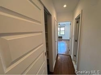 Sun-Drenched Forest Hills Sanctuary : Discover your new home in