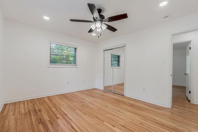 Welcome to this beautifully updated 5-bedroom, 3-bath - photo 23