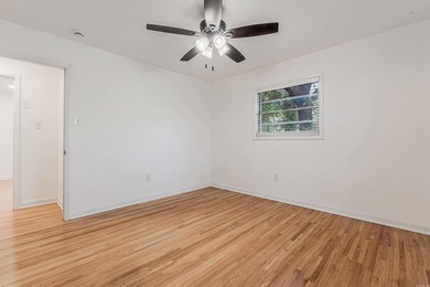 Welcome to this beautifully updated 5-bedroom, 3-bath - photo 26