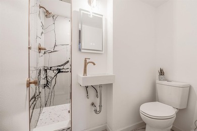 Welcome to this beautifully updated 5-bedroom, 3-bath - photo 34