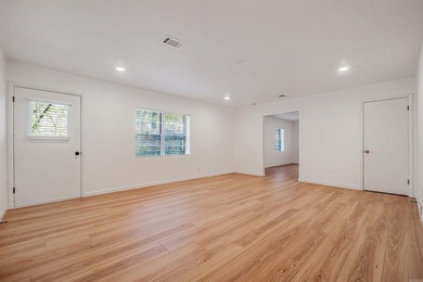 Welcome to this beautifully updated 5-bedroom, 3-bath - photo 36