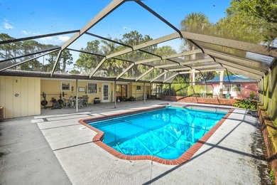 Welcome to a charming Fort Pierce retreat offering the perfect - photo 1
